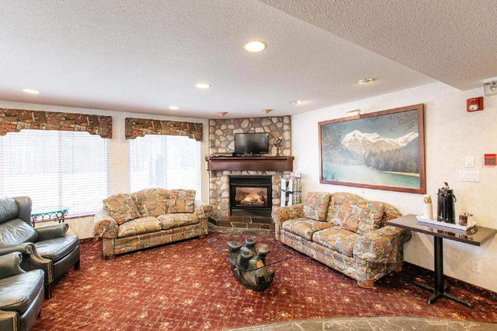 Mount Robson Inn Jasper Luaran gambar
